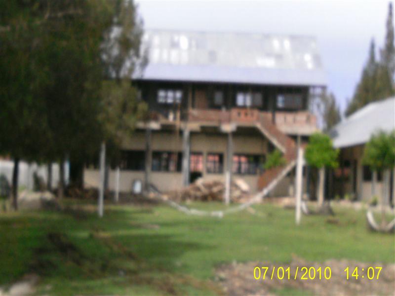 Lingkungan sekolah SMK Negeri 1 Dewantara