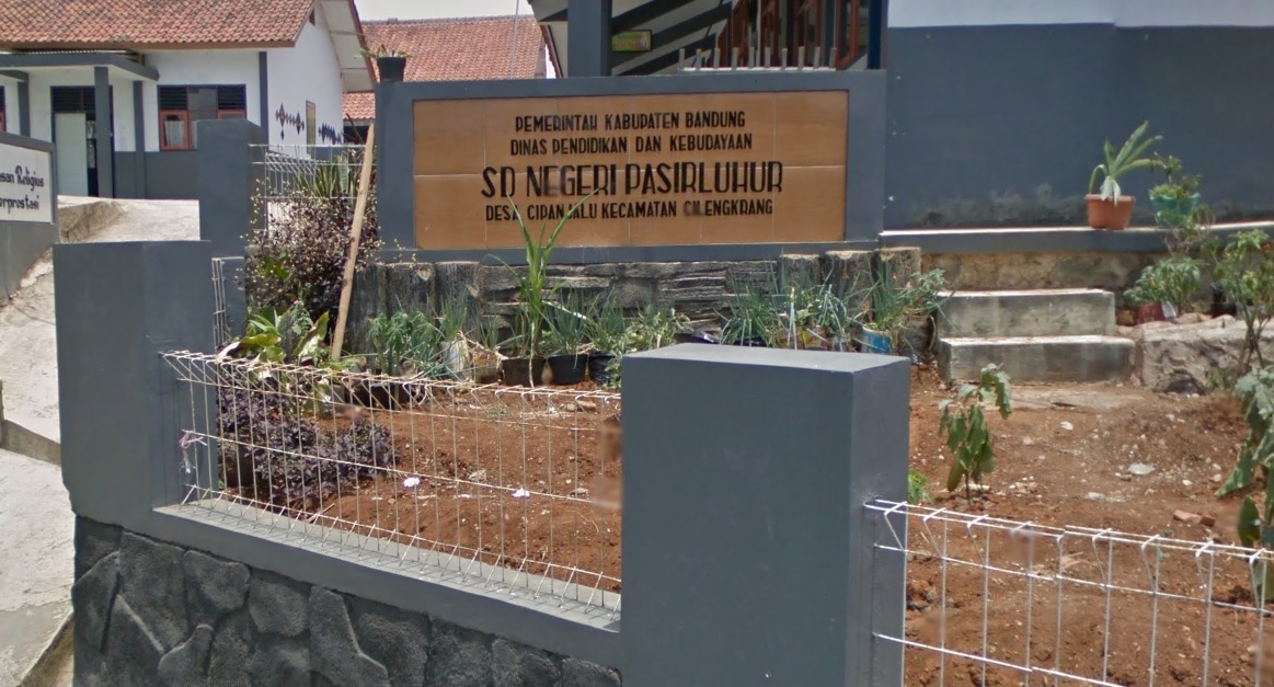 SDN PASIRLUHUR