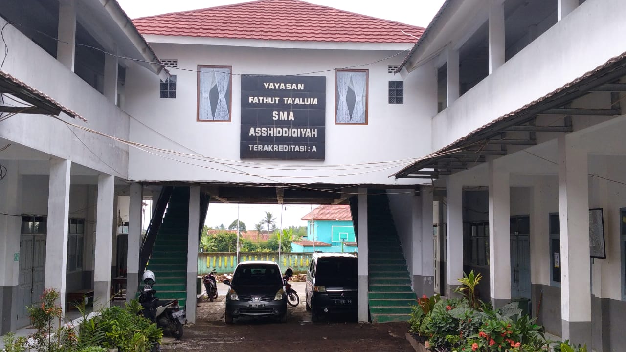 SMAS ASSHIDDIQIYAH