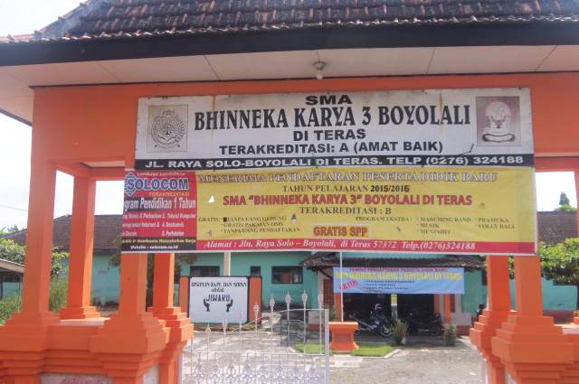 SMAS BHINNEKA KARYA 3 TERAS
