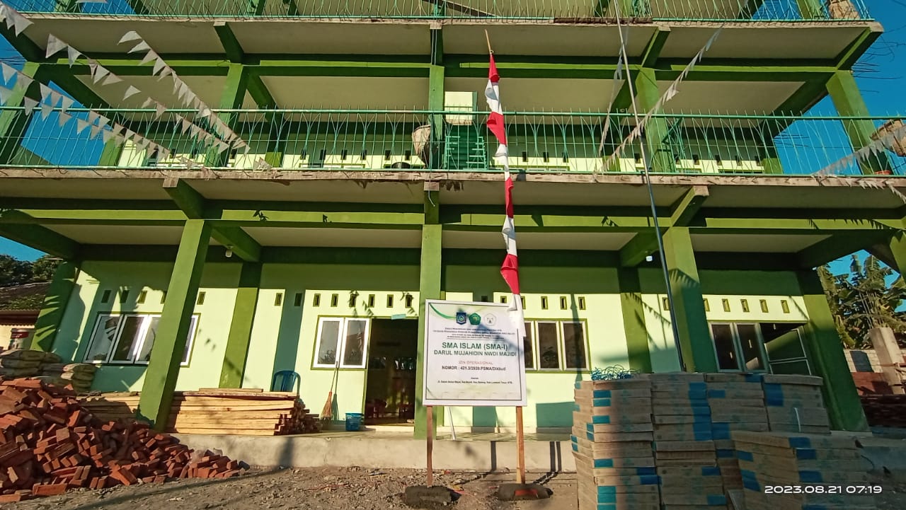 SMA ISLAM DARUL MUJAHIDIN NWDI MAJIDI