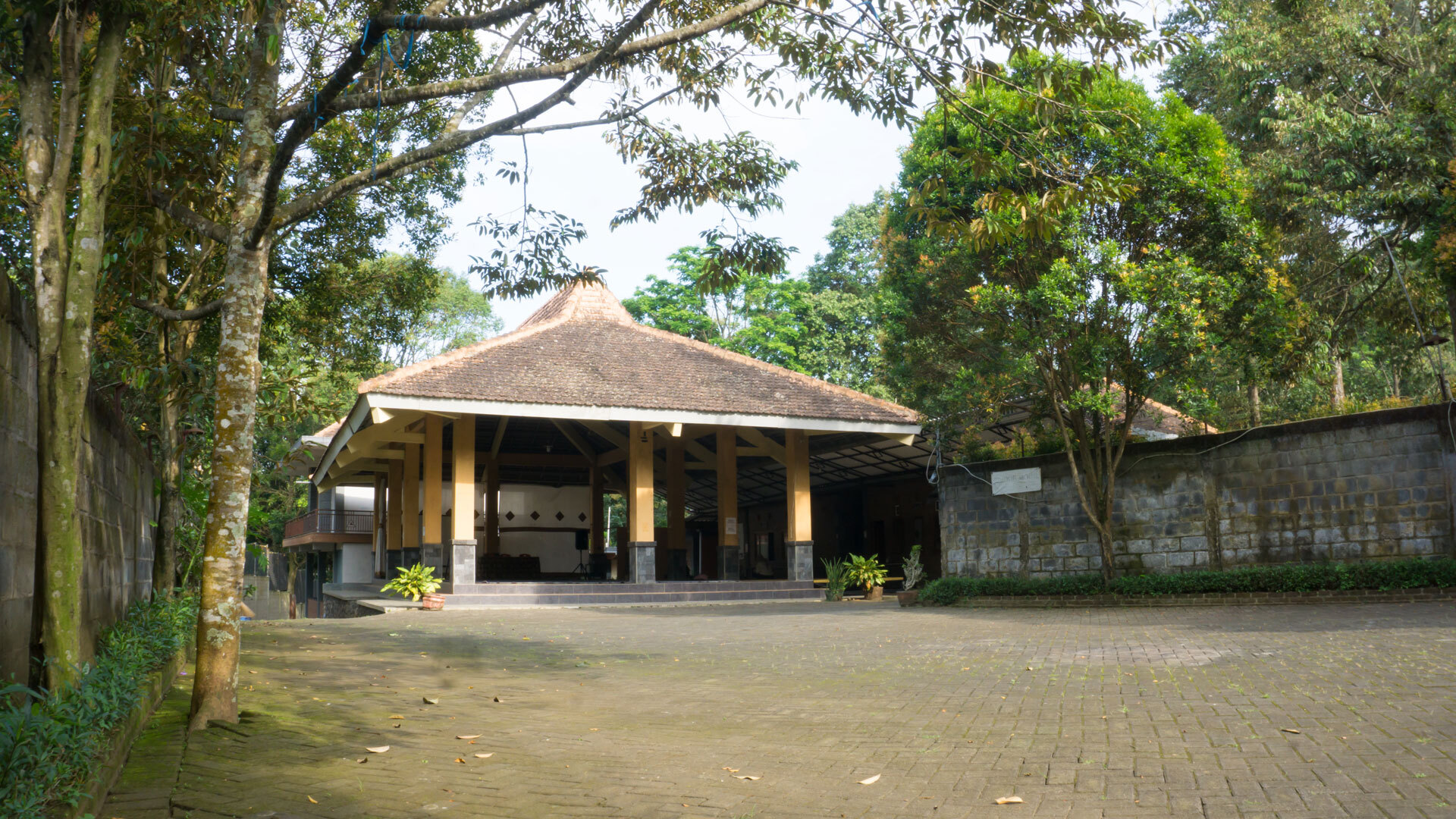 Pkbm Sekolah Alam Leader Sholih